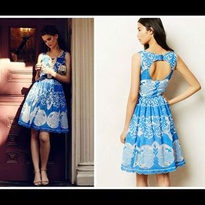 Never worn beautiful dress